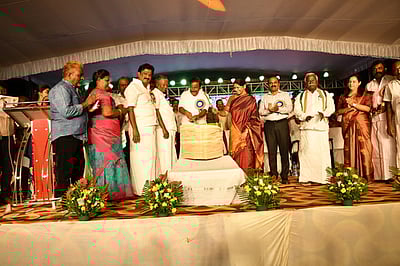 தமிழர் வாழ்வியலை பிரதிபலிக்கும் கலைகளை அடுத்த தலைமுறைக்கு எடுத்துச்செல்வது நமது கடமை: கனிமொழி 