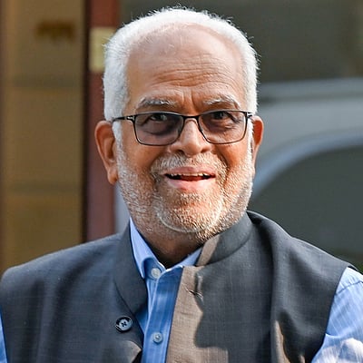 நக்ஸல் ஆதரவாளா் என விமா்சனம்: அமித் ஷாவுக்கு சுதா்சன் ரெட்டி பதிலடி