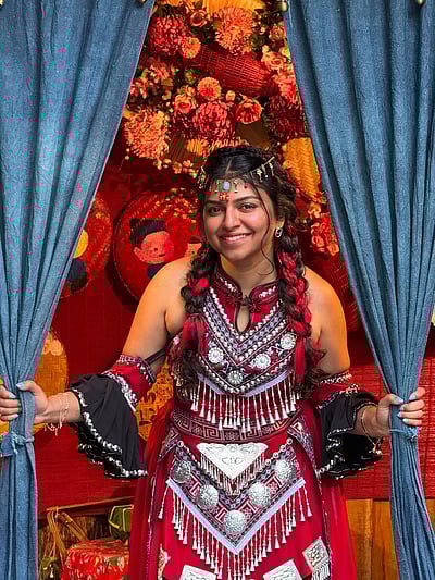 வியட்நாம் பாரம்பரியம்... ரவீனா ரவி! 