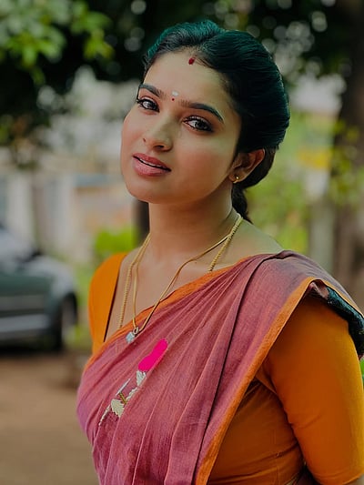 கண்கள் பேசும்.... பரமேஸ்வரி ரெட்டி! 