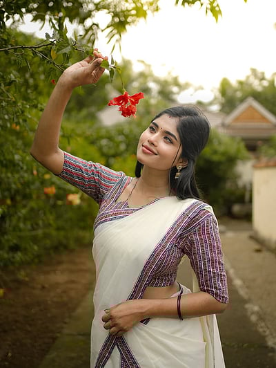 பூவெல்லாம் கேட்டேன்... ஷெஹானாஸ்! 