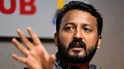 நடிகை, எழுத்தாளருக்கு பாலியல் தொல்லை! கேரள காங்கிரஸ் எம்எல்ஏ இடைநீக்கம்!