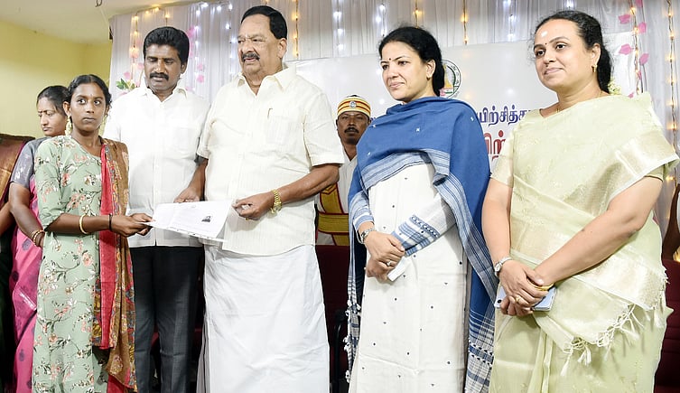 காஞ்சிபுரத்தில் புதிய அரசு ஐடிஐ: அமைச்சா்காந்தி திறந்து வைத்தாா்