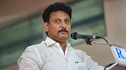 ஆசிரியா்கள் பள்ளிக்குத் திரும்ப வேண்டும்: அமைச்சா் அன்பில் மகேஸ்