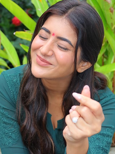 அன்பின் நிமித்தம்... ராஷி சிங்! 