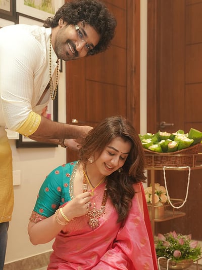 கடவுளின் ஆசி... நிக்கி கல்ராணி - ஆதி!