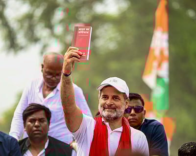 வாக்குத் திருட்டைத் தொடர்ந்து ரேசன் அட்டையையும் நிலத்தையும் இழக்க நேரிடும்: வாக்காளர்களுக்கு ராகுல் எச்சரிக்கை!  