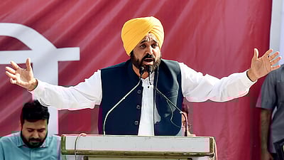 பஞ்சாப் வெள்ளம்: மீட்புப் பணியில் முதல்வரின் ஹெலிகாப்டர்! 