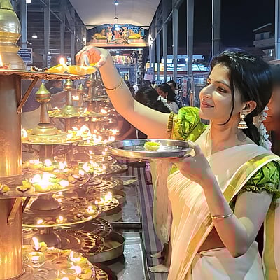 விநாயகர் சதுர்த்தி... ஐஸ்வர்யா மேனன்!