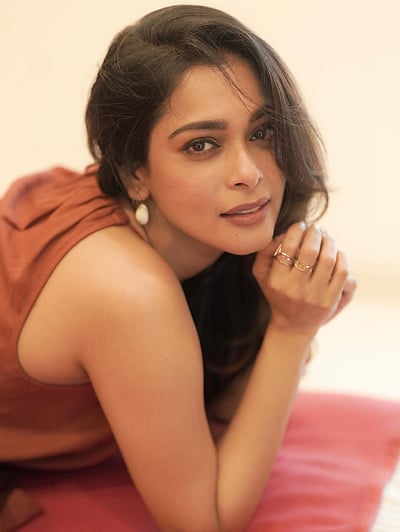 காதல்மயம்... கிகி விஜய்!