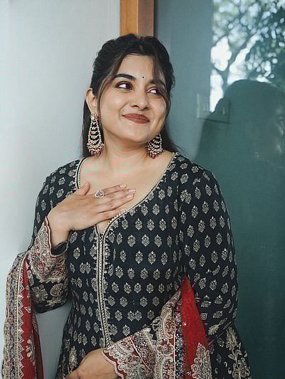 ஆத்மார்த்தம்... நிவேதா தாமஸ்!