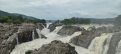 ஒகேனக்கல்லுக்கு நீர்வரத்து வினாடிக்கு 14,000 கன அடியாக அதிகரிப்பு 