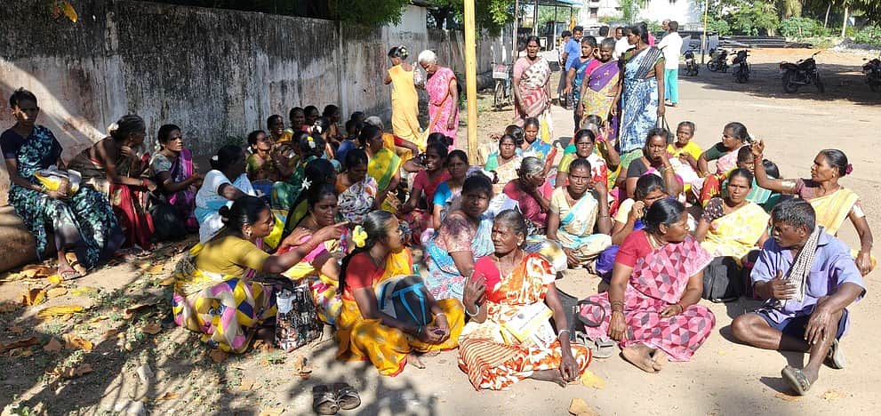 சீா்காழி: தூய்மைப் பணியாளா்கள் போராட்டம் வாபஸ்