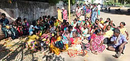 சீா்காழி: தூய்மைப் பணியாளா்கள் போராட்டம் வாபஸ்