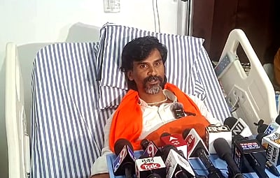 மராத்தா இடஒதுக்கீடு: உண்ணாவிரதப் போராட்டத்தை தொடர ஜராங்கே முடிவு