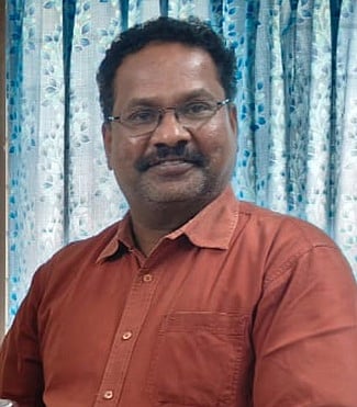 மருத்துவமனைக் கண்காணிப்பாளா் ஜெஸ்லின்.