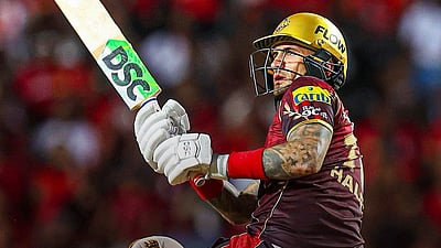 14,000 டி20 ரன்களை கடந்த முதல் இங்கிலாந்து வீரராக அலெக்ஸ் ஹேல்ஸ் சாதனை! 