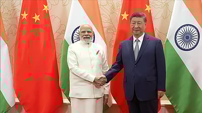 சீன அதிபருடன் பிரதமர் மோடி சந்தித்து பேச்சுவார்த்தை!