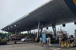 தூத்துக்குடி சுங்கச்சாவடியில் கட்டண உயா்வு அமல்