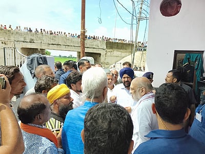 ஜம்முவில் வெள்ள பாதிப்புகளைப்  பார்வையிட்ட மத்திய அமைச்சர் அமித் ஷா 