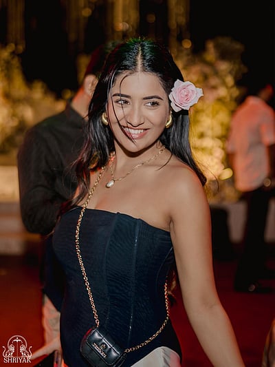 மலராட்டம்... ராஷி சிங்! 