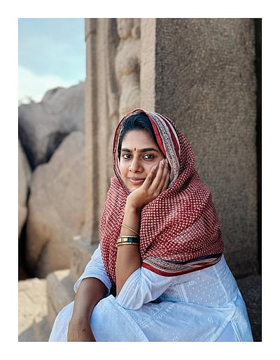 க்யூட்டான வெண்ணிலவே... நிமிஷா சஜயன்!