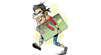 போலி விண்வெளி வீரரின் காதலில் விழுந்த மூதாட்டி! ரூ. 6 லட்சத்தை இழந்தார்!