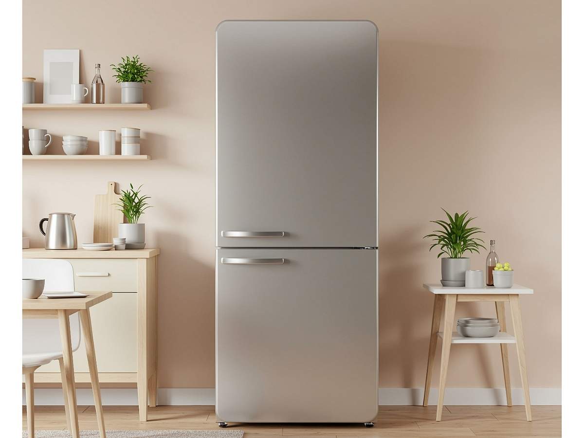 அதிமுக வெற்றி பெற்றால் வீடுகள்தோறும் குளிா்சாதனப் பெட்டி வழங்கப்படும்: திருவள்ளூா் அதிமுக வேட்பாளா்