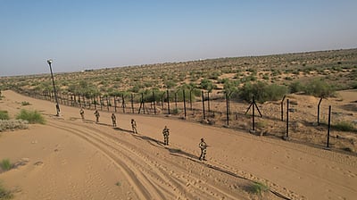 மேற்கு வங்கத்தில் சர்வதேச எல்லையில் 45 வங்கதேசத்தினர் கைது 