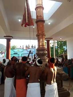 வேலியாா்குளம் நாராயணசுவாமி கோயிலில் ஆவணித் திருவிழா கொடியேற்றம்