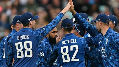 தொடர் தோல்விகளால் திணறும் இங்கிலாந்து! 2027 உலகக் கோப்பைக்கு தகுதி பெறுவதில் சிக்கல்!