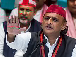 சிறுபான்மையினர் வாக்குகளை நீக்க பாஜக முயற்சி: அகிலேஷ் குற்றச்சாட்டு!