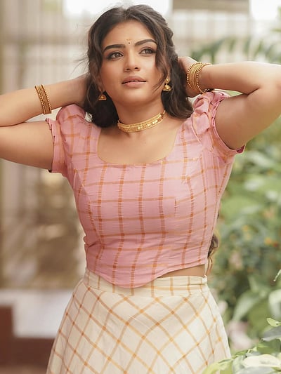 சூரியன் தகித்த நிறம்... ஷபானா!