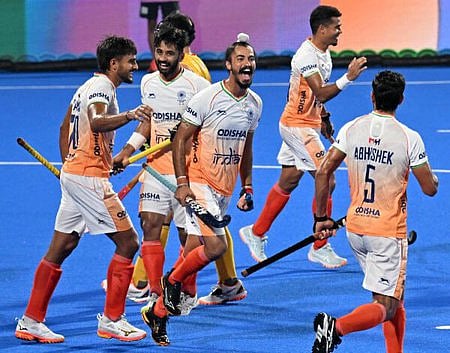இறுதிச் சுற்றில் இந்தியா-கொரியா மோதல்! சீனாவை 7-0 என வீழ்த்தியது