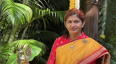 அதிமுகவில் பதவியை ராஜிநாமா செய்கிறேன்: முன்னாள் எம்.பி. சத்தியபாமா