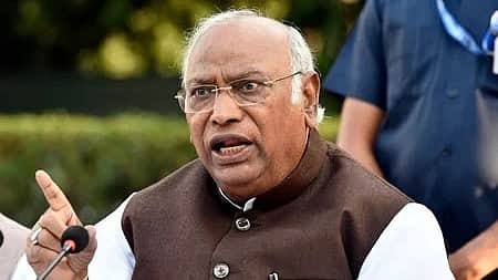 மகளிா் இடஒதுக்கீடு விவகாரம்! பொய்ப் பிரசாரம் செய்கிறது பாஜக: காா்கே குற்றச்சாட்டு