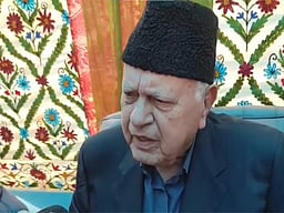 ஜம்மு: துப்பாக்கிச்சூட்டில் உயிா் தப்பினாா் ஃபரூக் அப்துல்லா