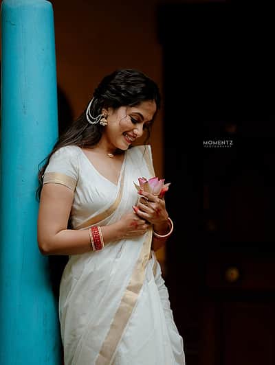 மலராய் மலர்ந்தேன்... மதுமிதா! 