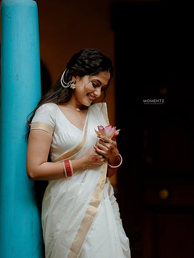 மலராய் மலர்ந்தேன்... மதுமிதா! 