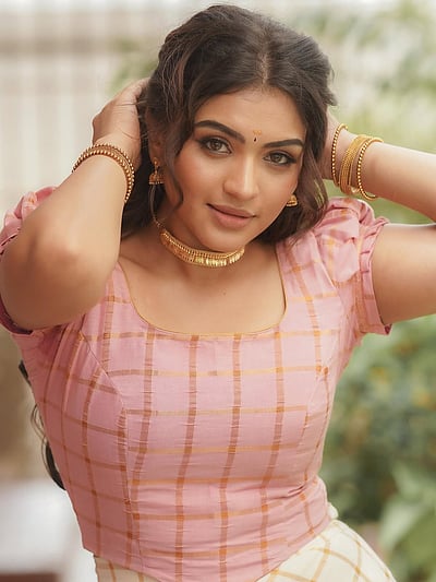 பூவே பூச்சூடி... ஷபானா! 