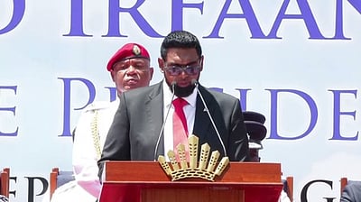 கயானா அதிபராக மீண்டும்
இா்ஃபான் அலி பதவியேற்பு