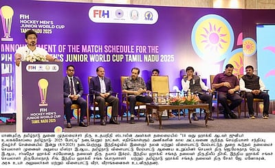 ஜூனியா் உலகக் கோப்பை ஹாக்கி அட்டவணை: துணை முதல்வா் வெளியிட்டாா்