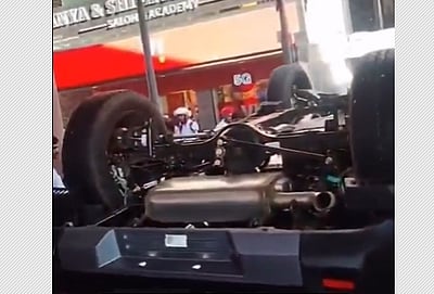 டயரில் எலுமிச்சை வைத்து பூஜை! மஹிந்திரா தாரை கரப்பான் பூச்சி போல கவிழ்த்த பெண்!!