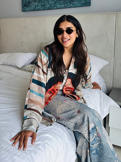 துபை இளவரசி... துஷாரா விஜயன்!