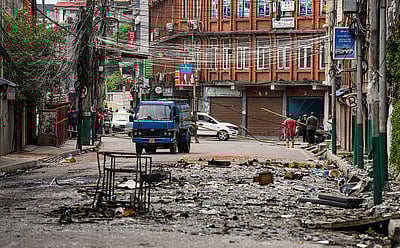 காத்மாண்டு அருகே ஆந்திர பக்தர்களை ஏற்றிச் சென்ற பேருந்து மீது தாக்குதல்