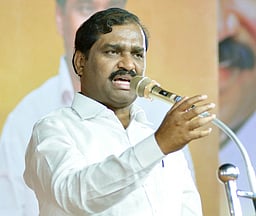 திமுக கூட்டணியில் தொடா்கிறோம்: தி. வேல்முருகன்