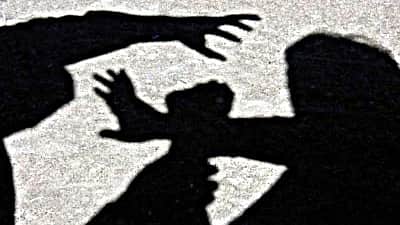 பிரிட்டனில் இனவெறி! சீக்கிய பெண் கூட்டு பாலியல் வன்கொடுமை!