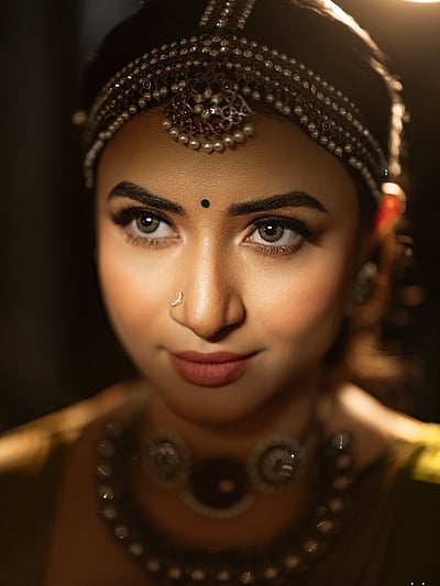 பேசும் கண்கள்... ஜனனி!