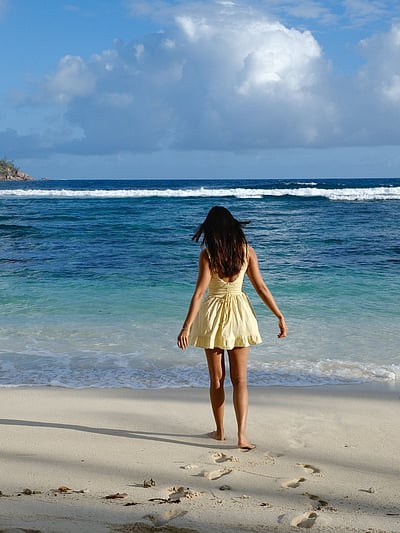 யார் இந்தப் பெண்தான் என்று..?