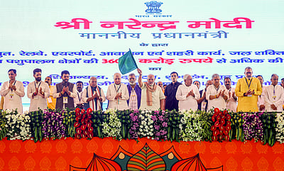 பிகாரில் நெருங்கும் தேர்தல்: ரூ.36,000 கோடியிலான வளர்ச்சித் திட்டங்களைத் தொடக்கி வைத்தார் பிரதமர் மோடி!